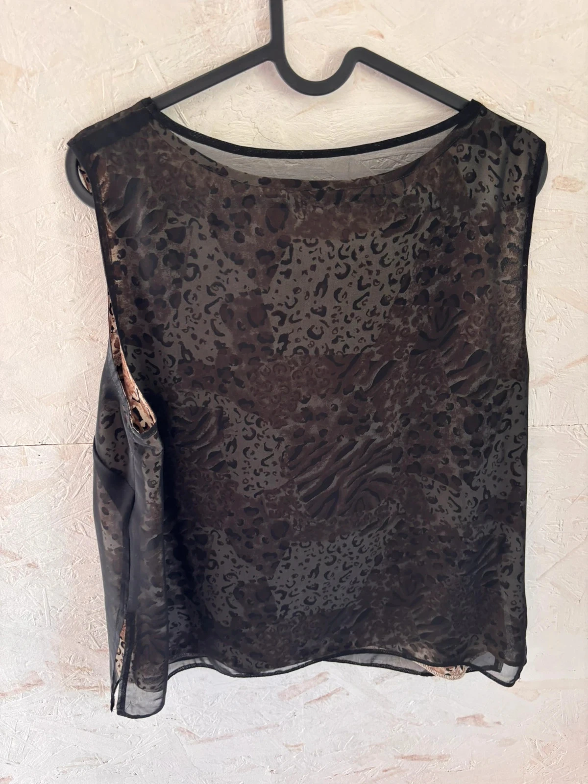 Double layered sleeveless top with leopard/animal print – Size 44 (estimated) Very good condition – photo 8